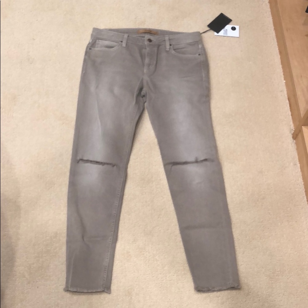 Joe’s Finn Skinny Ankle BNWT! Frayed at ankle.